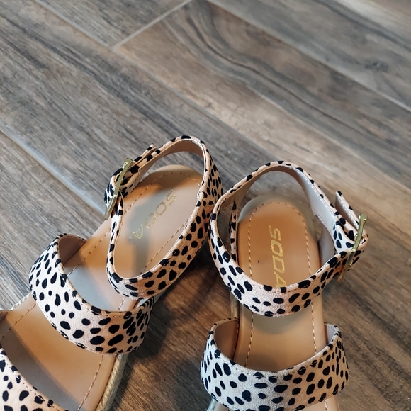 SODA Women's Animal Print Cheetah Espadrille Sandals - Picture 6 of 9